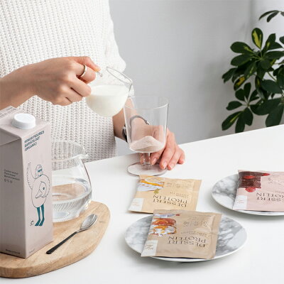 ME/NU WOMAN'S BASE デザートプロテイン 8食分 ベリーブラウニー/キャラメルナッツパフェ/レモンクリームパイ 妊活 プロテイン 栄養機能食品 妊娠 出産 女性 専用 美容 健康 葉酸 カルシウム 鉄 タンパク質 ソイ ホエイ 植物性 動物性 ミネラル ビタミン 低カロリー